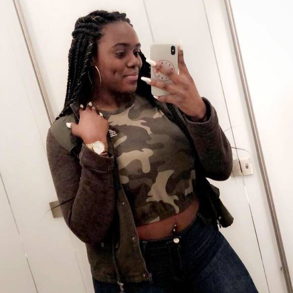 Meet your Posher, Lyneisha - Picture 1 of 1